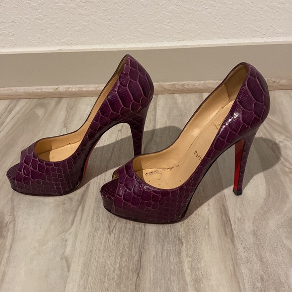 Christian Louboutin pump - Picture 3 of 8